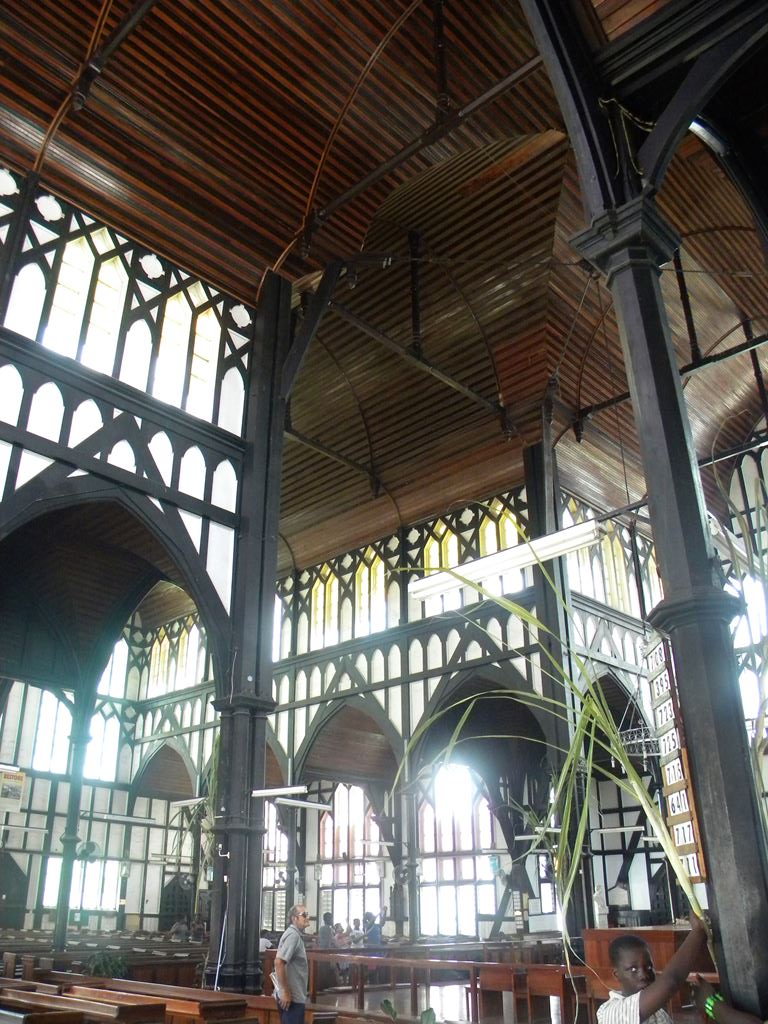 St. George Cathedral (10) 飾り付けの作業をする人々(3) St. George Cathedral (10) 飾り付けの作業をする人々(3)