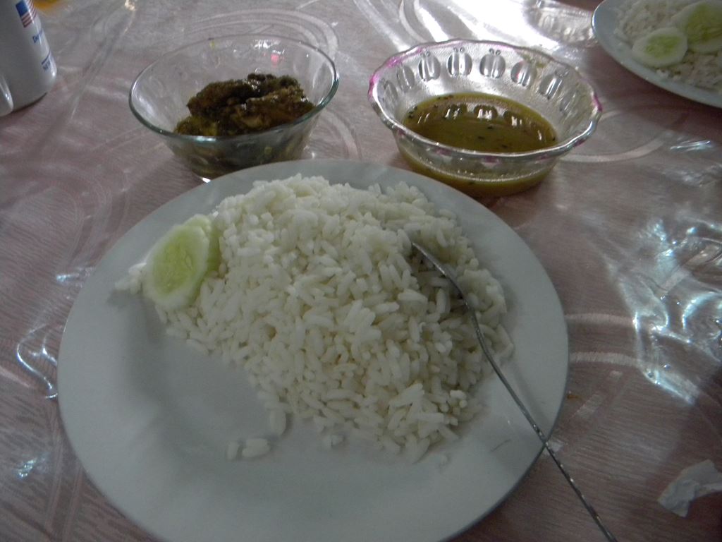 ガイアナ最初の食事 チキンカレー ガイアナ最初の食事 チキンカレ