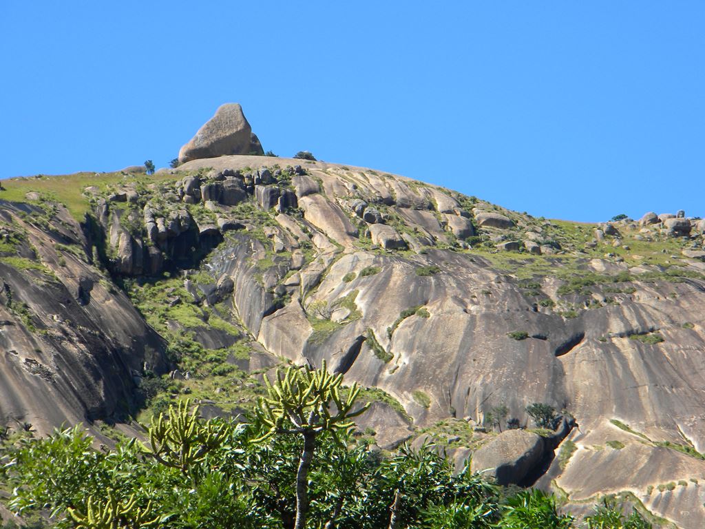 Sibebe Rock ふたつめの岩山の頂上の岩 Sibebe Rock ふたつめの岩山の頂上の岩