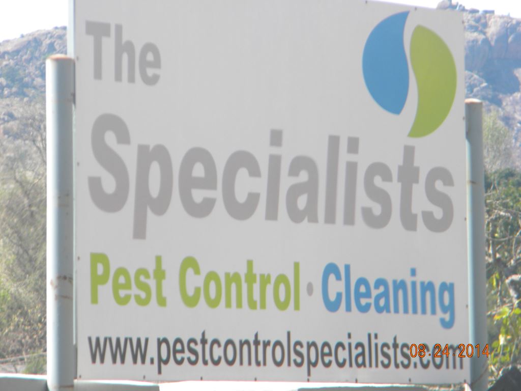 「Specialists」という会社。 PestControlの専門家、でした 「Specialists」という会社。 PestControlの専門家、でした
