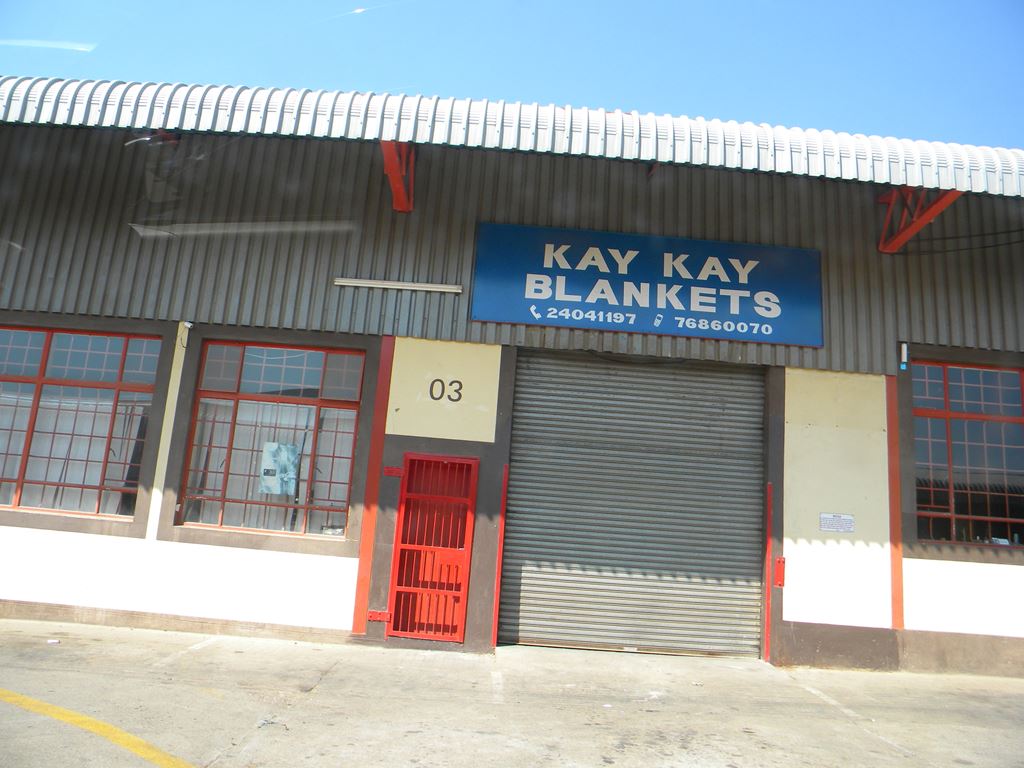 「KAY KAY Blanket」という商店。ここの毛布、大丈夫? 「KAY KAY Blanket」という商店。 ここの毛布、大丈夫?